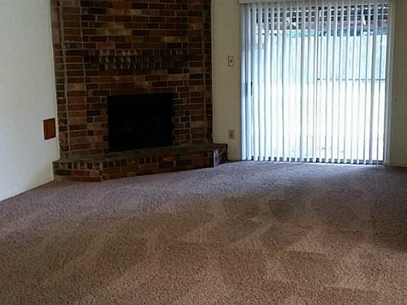 3rd image of 1010 Stoneleigh Ct