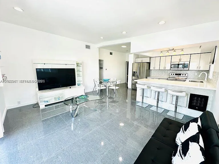 3751 NE 170th St #4 — Photo 3