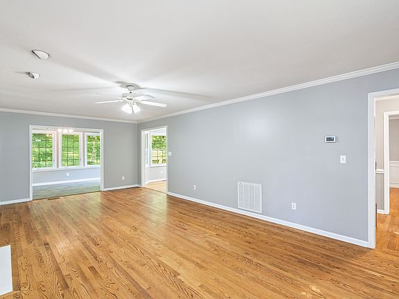 5th image of 2761 Dee Peppers Dr