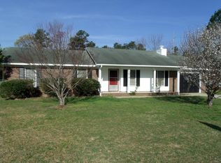 1074 Quail Meadow Dr, Fayetteville, NC 28314