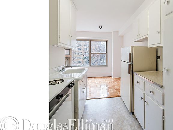 3rd image of 115 Ashland Pl APT 5C