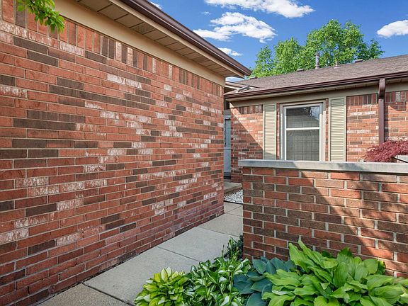 3rd image of 49431 Ferrisburg Ct