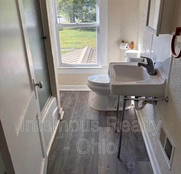1151 Kenilworth Ave SE — Photo 7