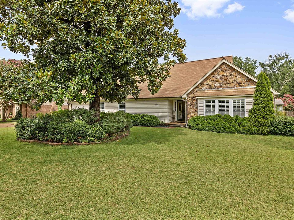 1st image of 2928 Sandy Creek Dr
