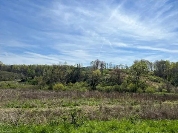 303 Leroy Gillespie Rd, Mount Airy, NC 27024