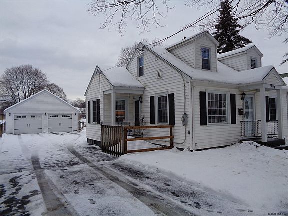 3rd image of 30 La Barge St