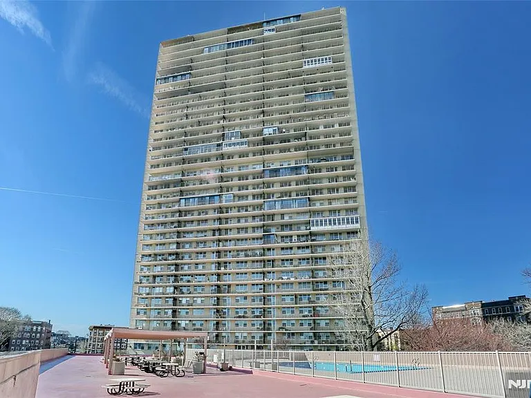 6040 Boulevard East #21J — Photo 4