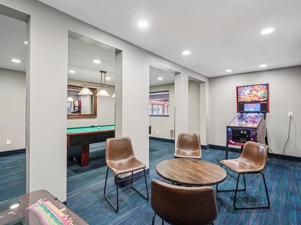 2220 E Franklin Ave #233