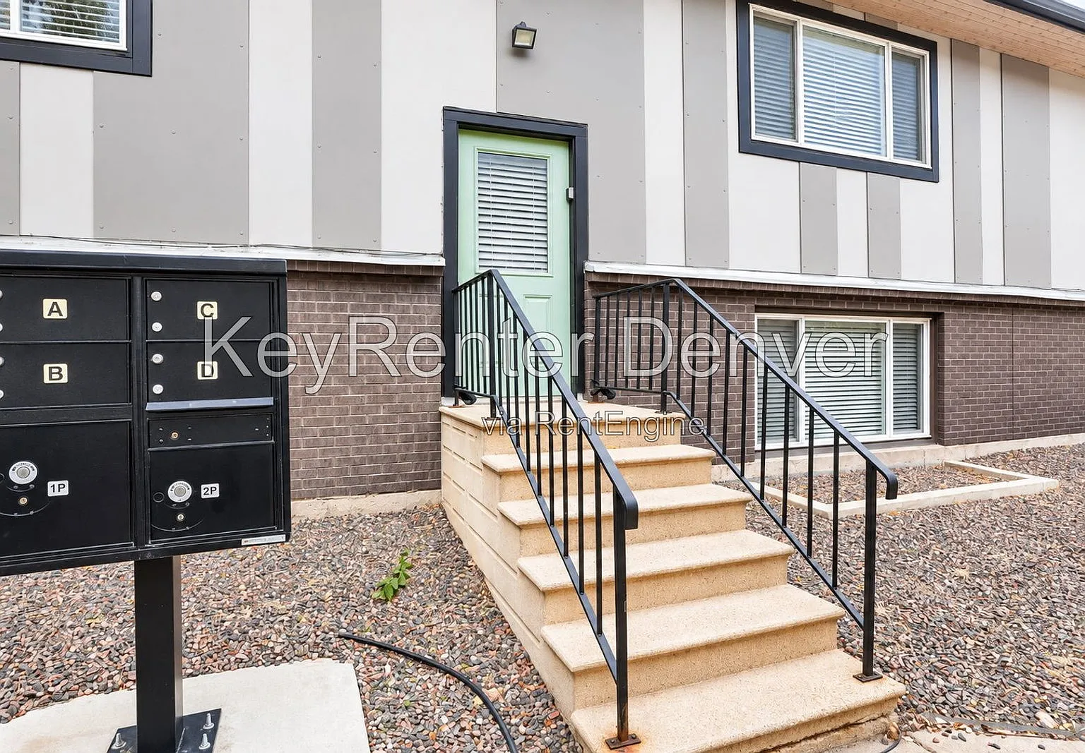 2 bed, 1.0 bath, 705 sqft, $1,295 — Photo 2