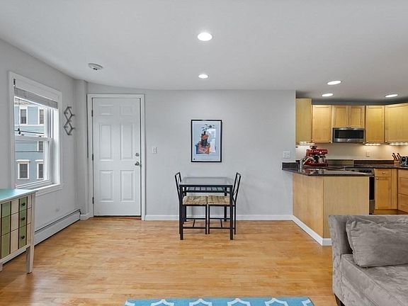 3rd image of 95 2nd St