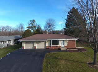 112 Terrace Ln, Hartland, WI 53029