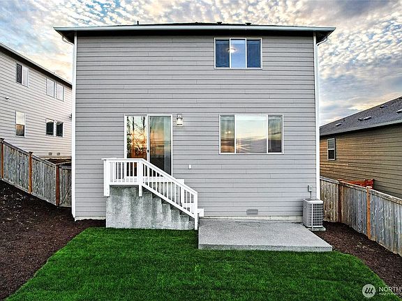 3rd image of 1002 Timberline Ave
