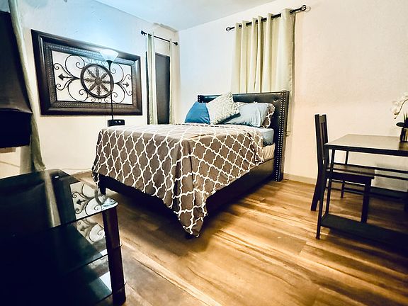 5th image of 419 NW 41st St #7