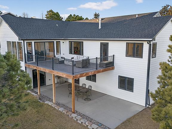 3rd image of 945 Enchantment Rd