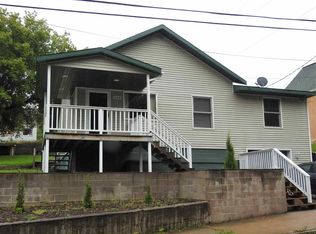 1064 Prospect St, Niagara, WI 54151