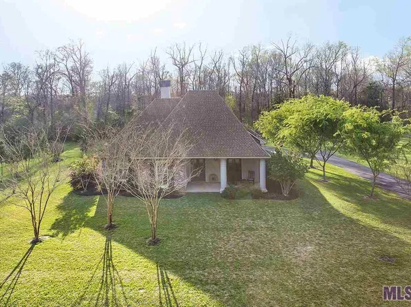 5011 Live Oak Dr, Saint Francisville, LA 70775