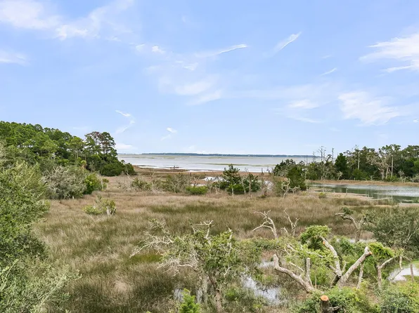 2072 Amenity Park Dr, Mount Pleasant, SC 29466