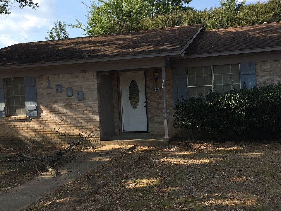 1st image of 1609 Clearwood Dr