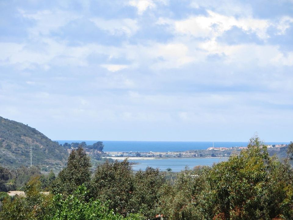 Lagoon & Ocean Views