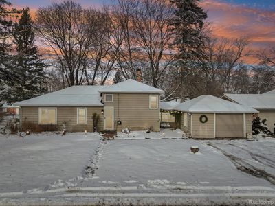 4049 S Shore St, Waterford, MI, 48328