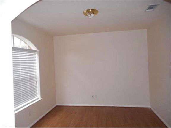 2nd image of 4030 Mission Valley Dr