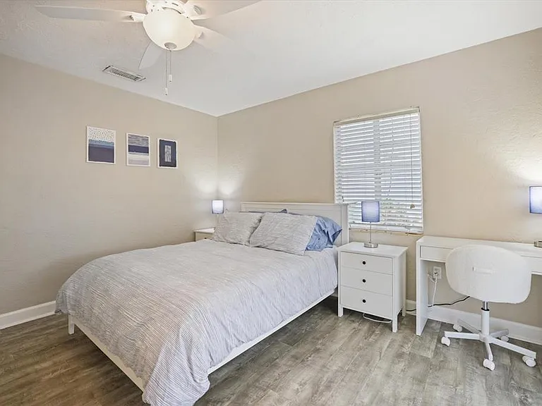 2126 Hyde Park St — Photo 17