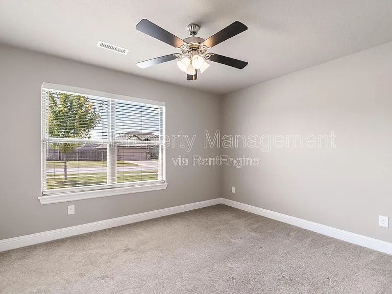 328 N Otoe St — Photo 9