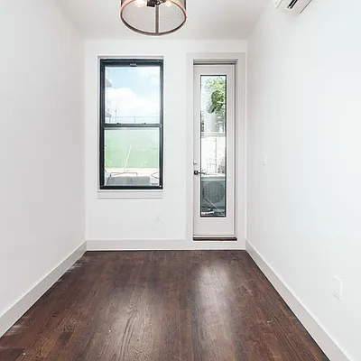 Rented by Nooklyn NYC LLC | media 57