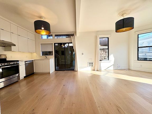 living room/kitchen