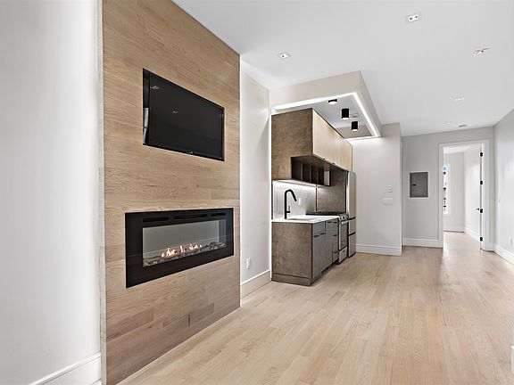 2nd image of 542 Newark Ave Floor 2R