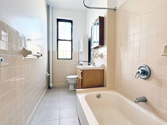 5th image of 3427 Broadway #5E