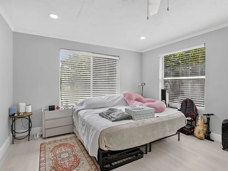 2465 Taylor St — Photo 17