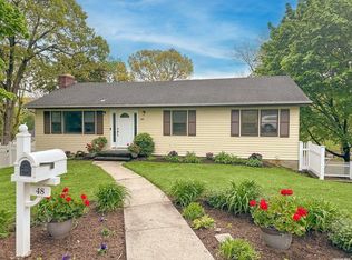 48 Eckert St, Huntington Station, NY 11746