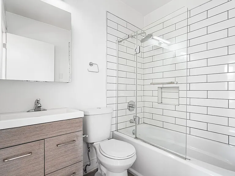 150 E Clifton Ave — Photo 6