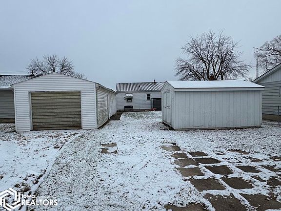 5th image of 218 Schwartz St