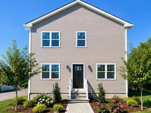 45 County St, Blackstone, MA 01504