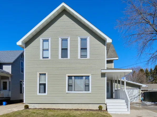 276 3rd St, Manistee, MI 49660