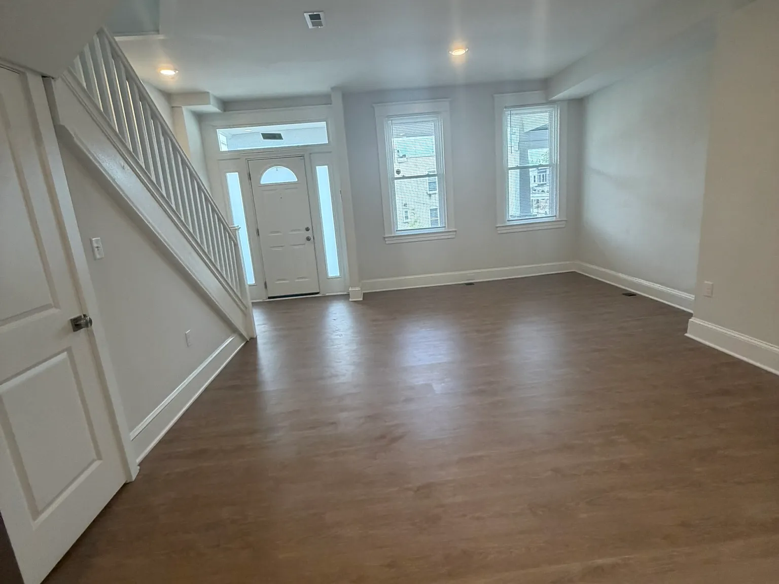 3 bed, $1,800 — Photo 4