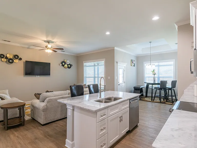 7645 Wildflower Way — Photo 8