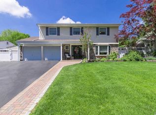 25 Lindron Ave, Smithtown, NY 11787