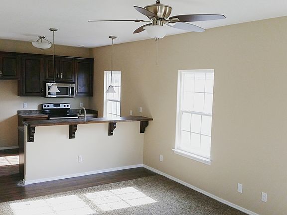 Spacious 9ft ceilings