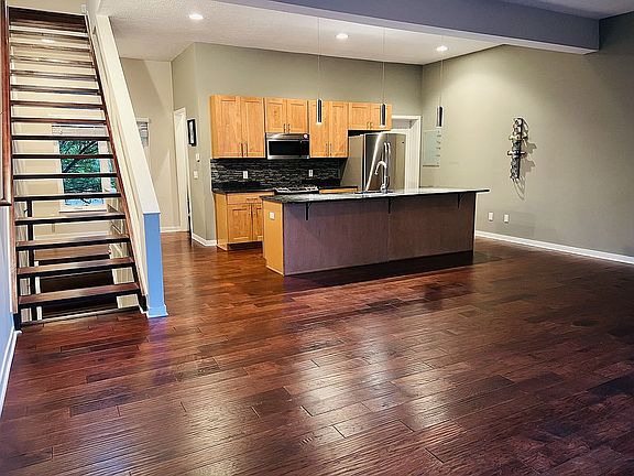 3rd image of 1854 W 57th St #A