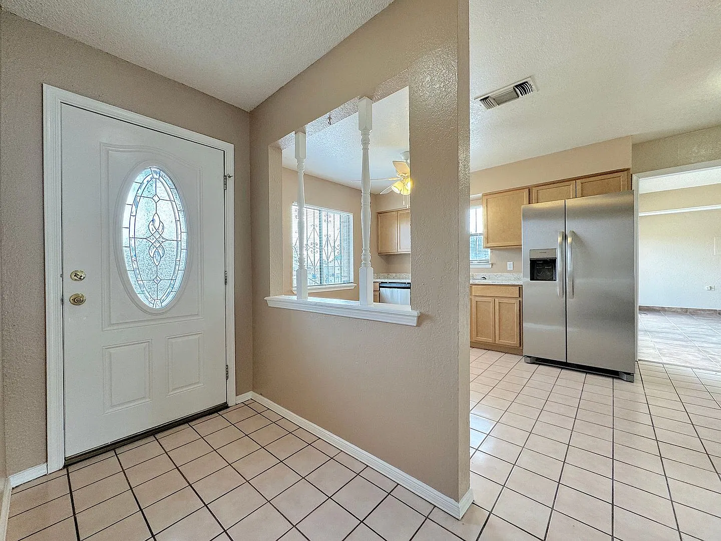Northeast El Paso 3Bed/2Bath Refrig A/C with Pool! — Photo 3