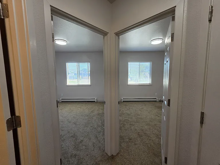 2985 Emerald Cir — Photo 6