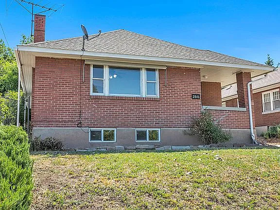 2846 Van Buren Ave — Photo 1
