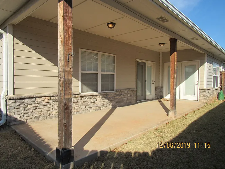 505 NW Fairway Villa Dr — Photo 20