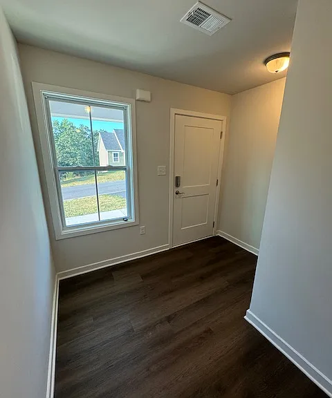 121 Europa Way — Photo 8