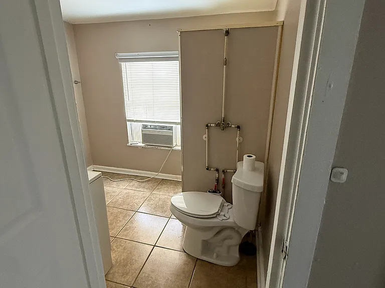 616 Highland St N #5 — Photo 2