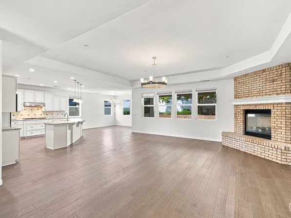 3113 Barrowby St, Bakersfield, CA 93311