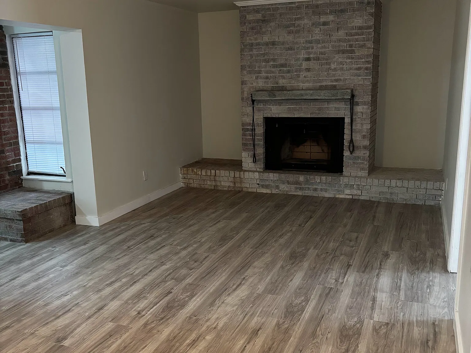 1501 Agatha Dr — Photo 3